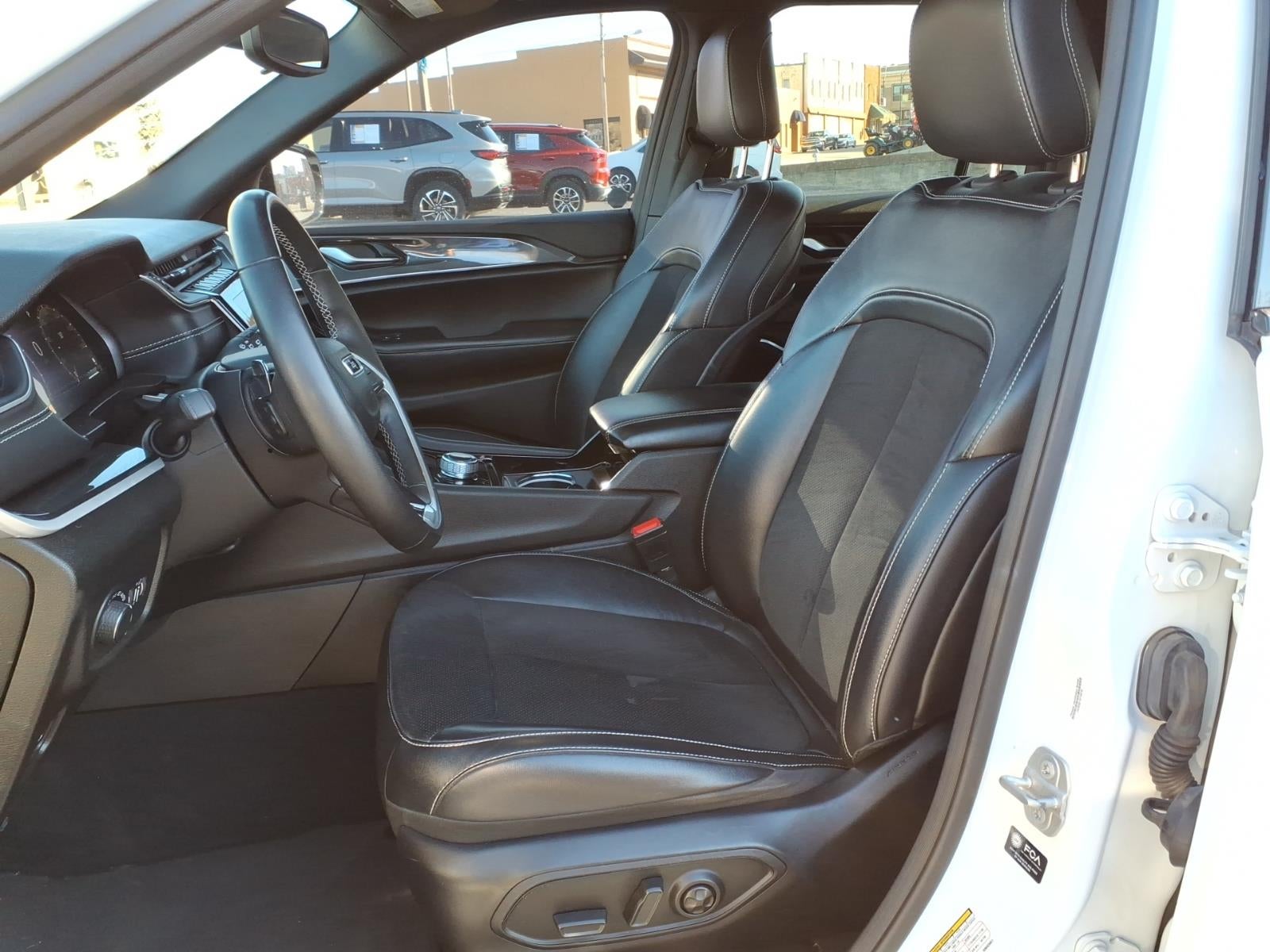 2022 Jeep Grand Cherokee Altitude