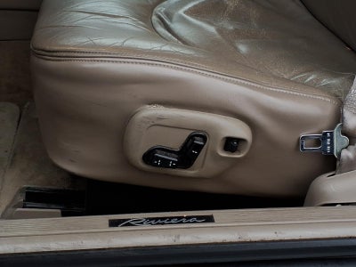 1998 Buick Riviera Base