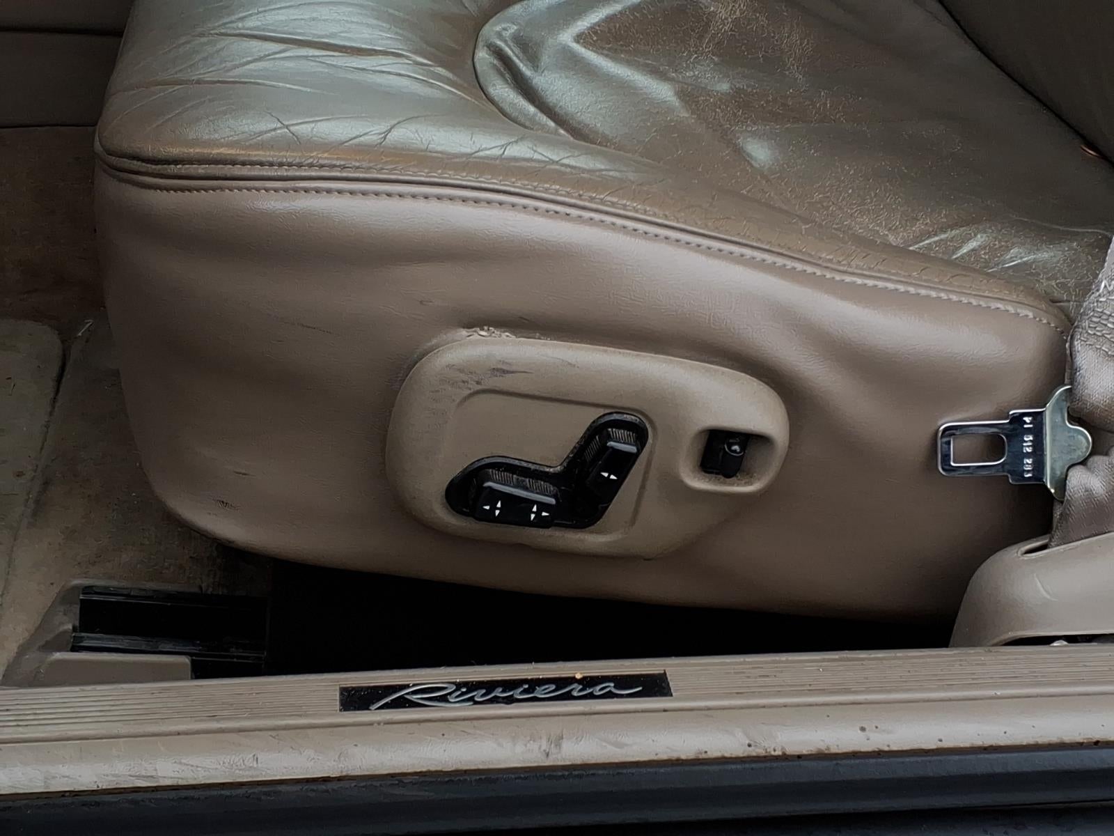 1998 Buick Riviera Base