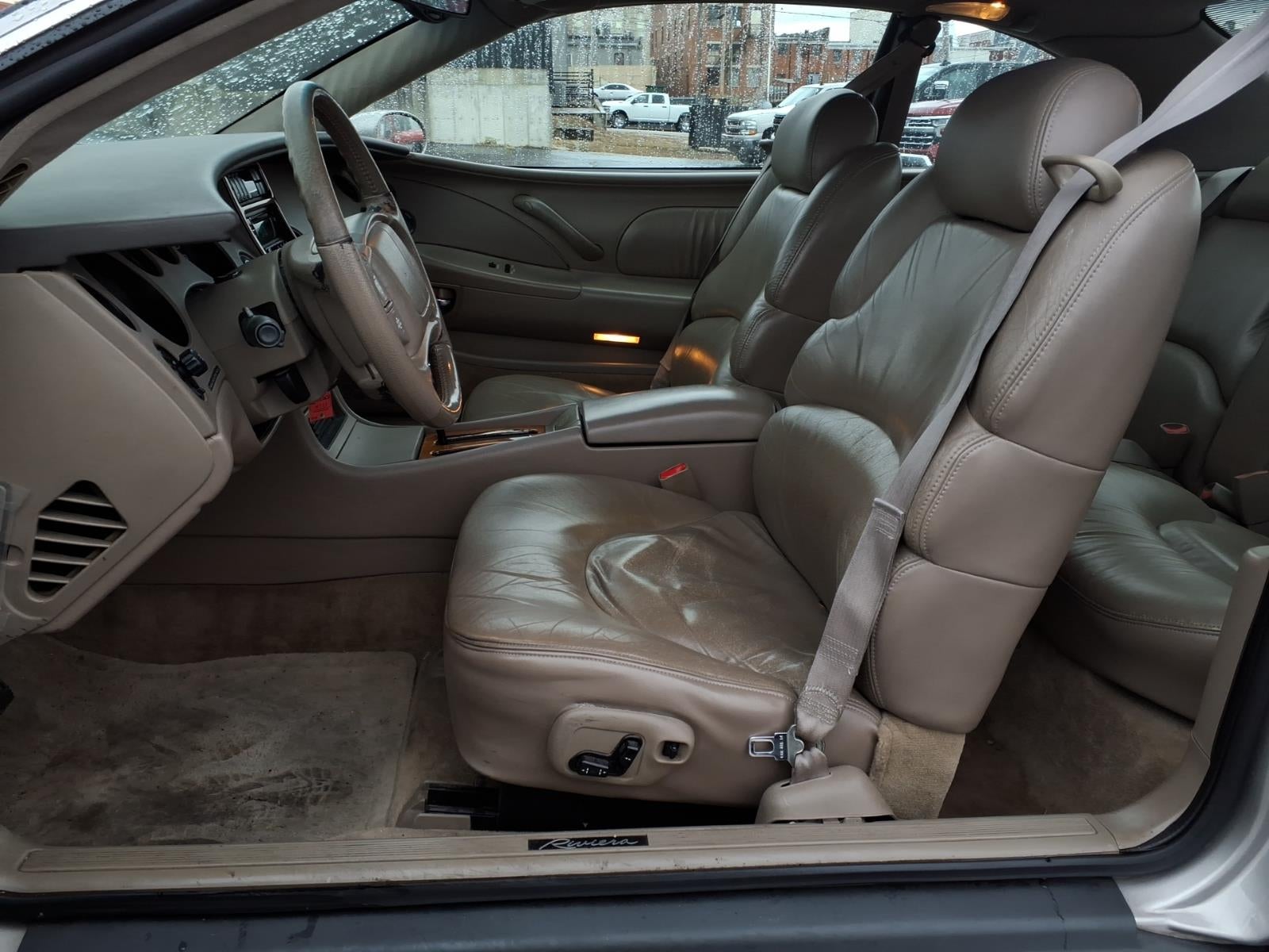 1998 Buick Riviera Base