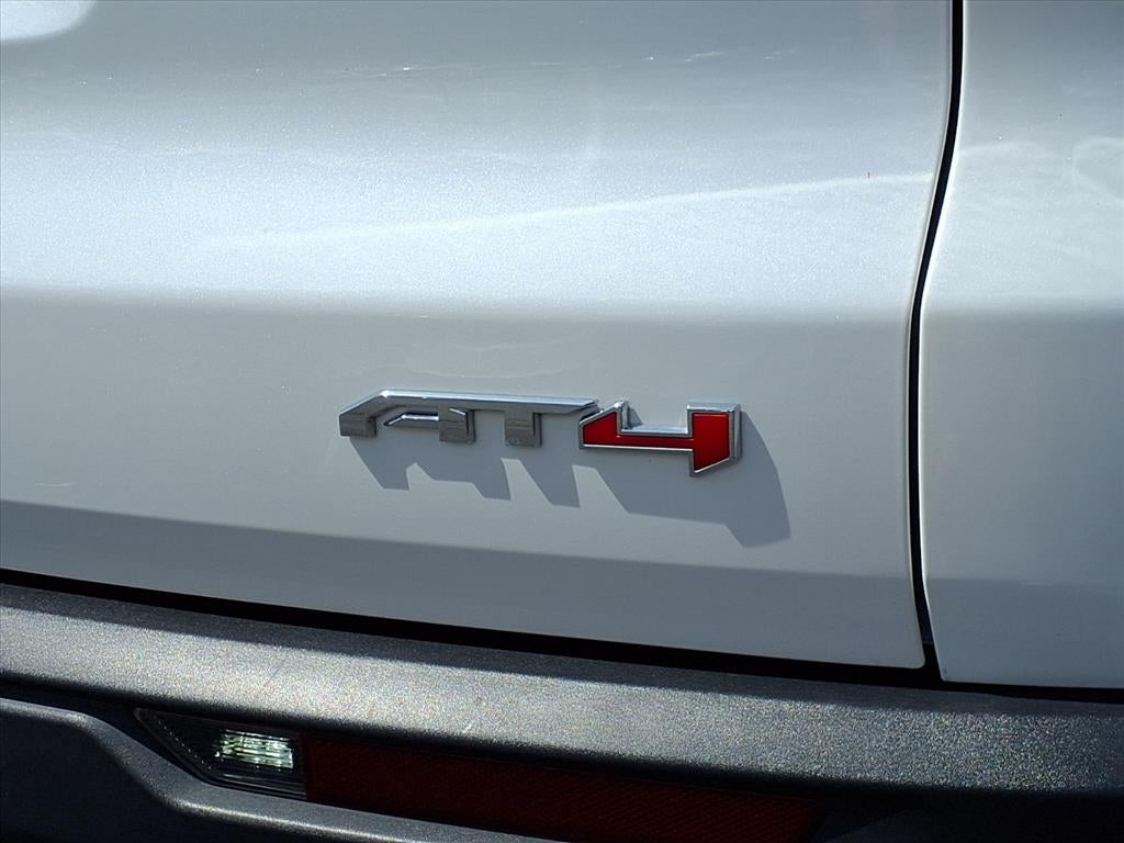 2024 GMC Acadia AT4
